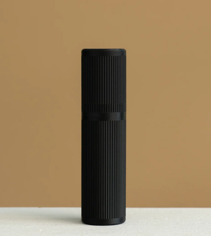 InnovLuce LineCap Organizer – Minimalist Portable Pen Case